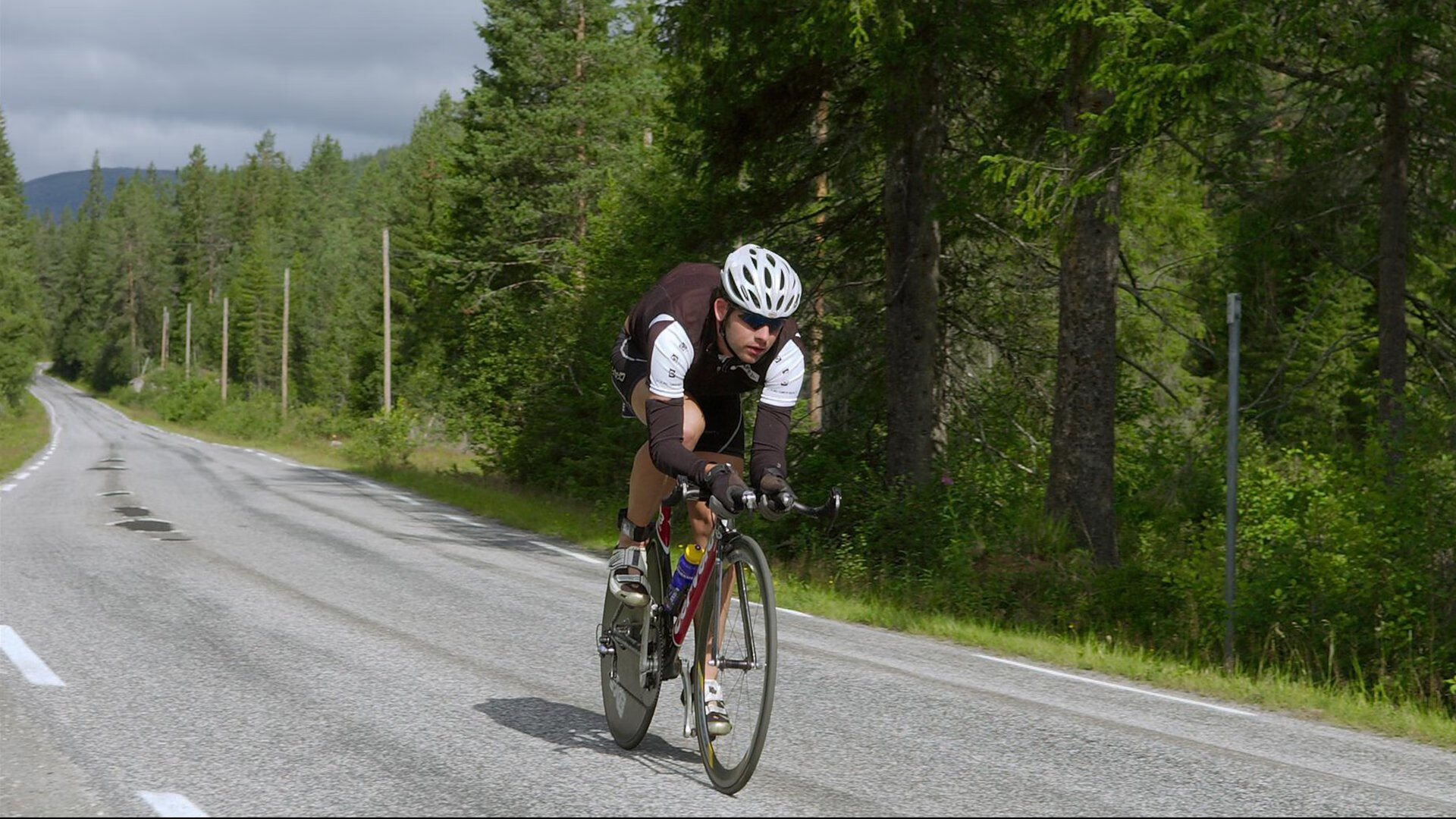 当足球智慧驶入F1赛道，阿拉巴如何成为揭幕战的隐形冠军？