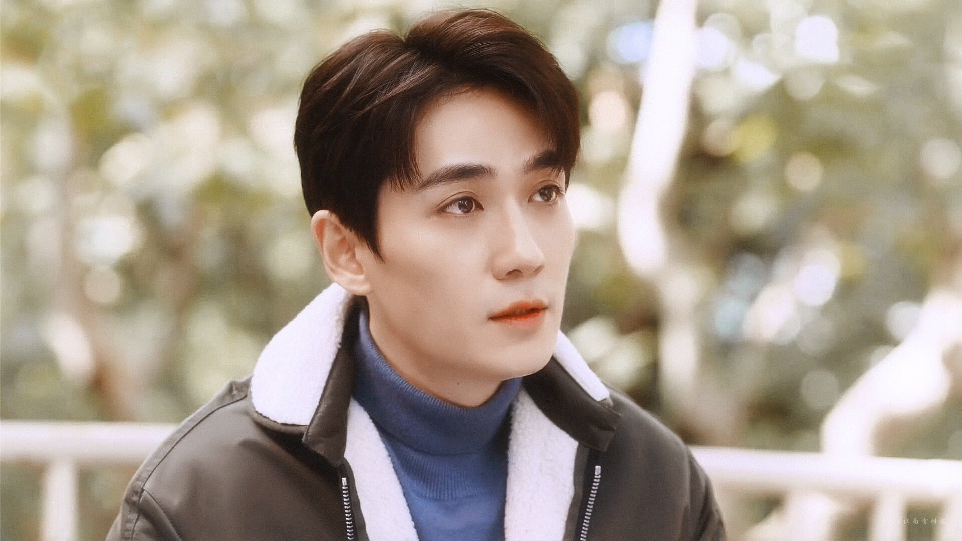 德甲争冠战之夜,卢卡库攻防两端统治赛场