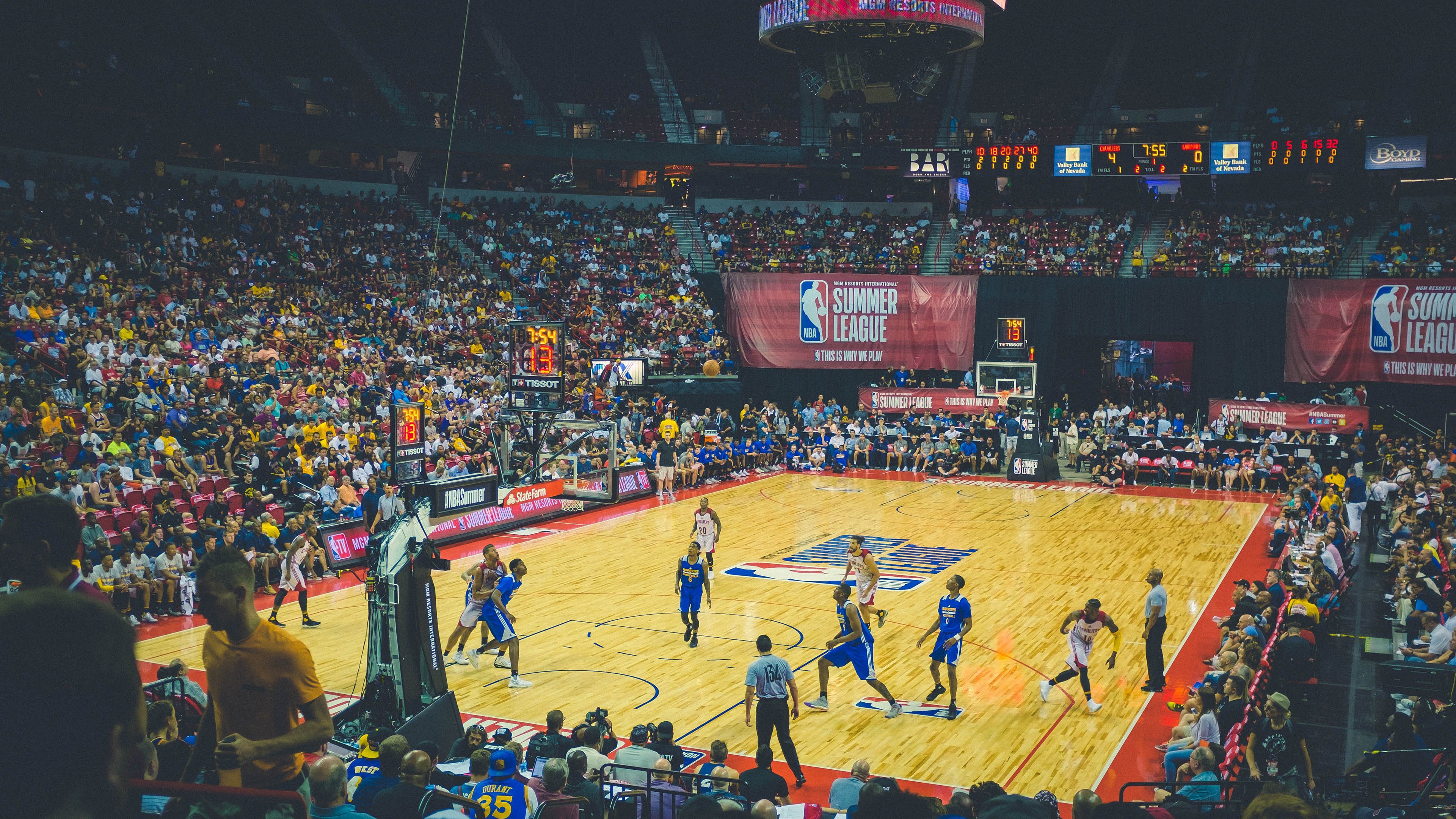 最后时刻与接管比赛，当绝望叩门时，他们选择了奇迹