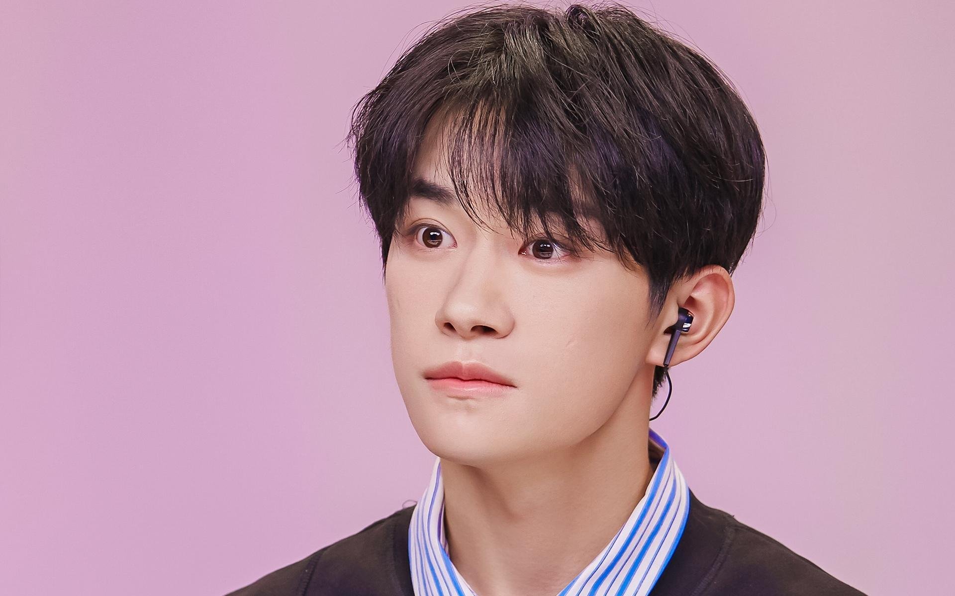 破晓时分，帕尔默于总决赛之夜展现巨星价值