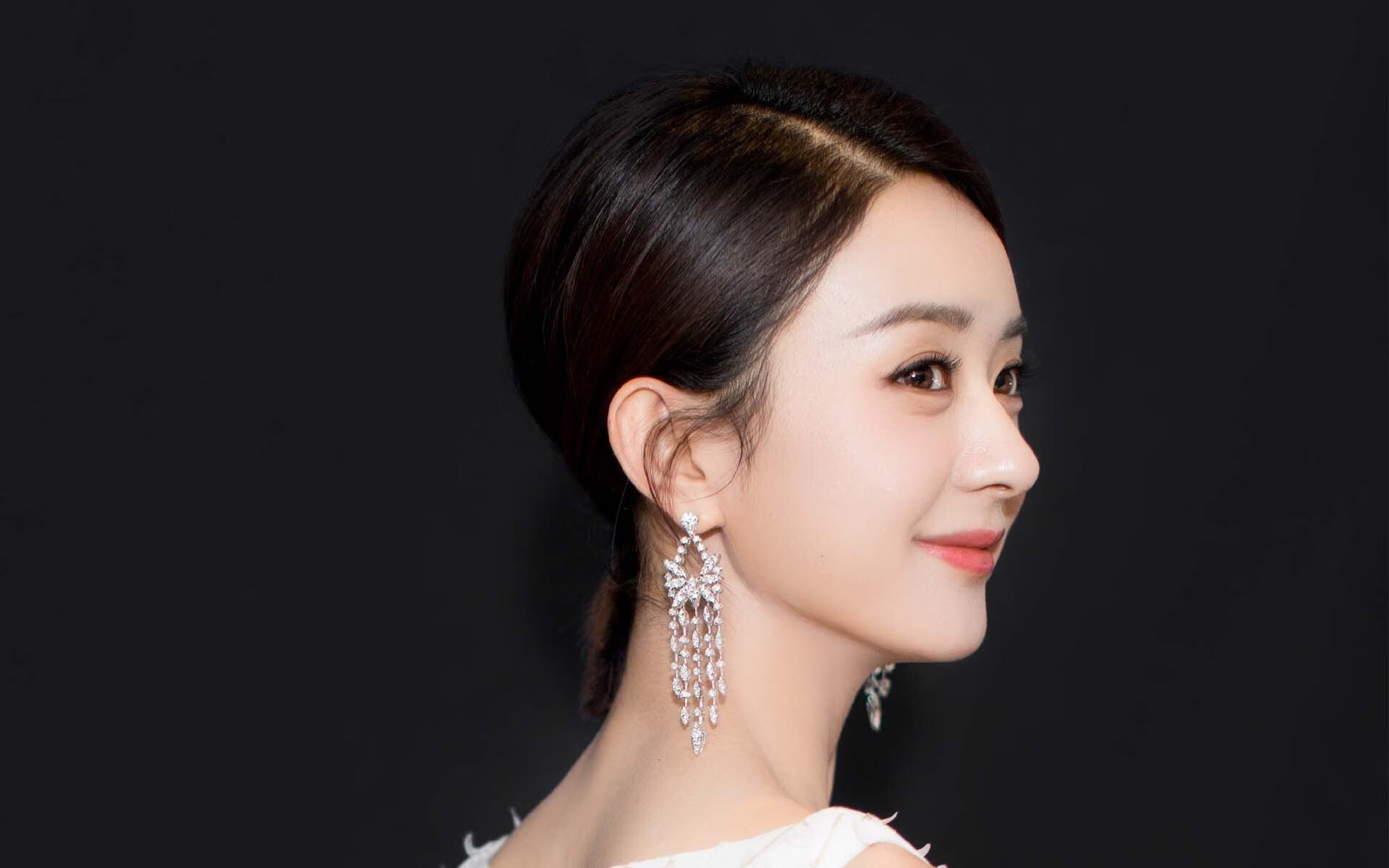 双线奇迹之夜,利物浦足球压哨绝杀冰岛,萨卡篮球东决关键战接管比赛