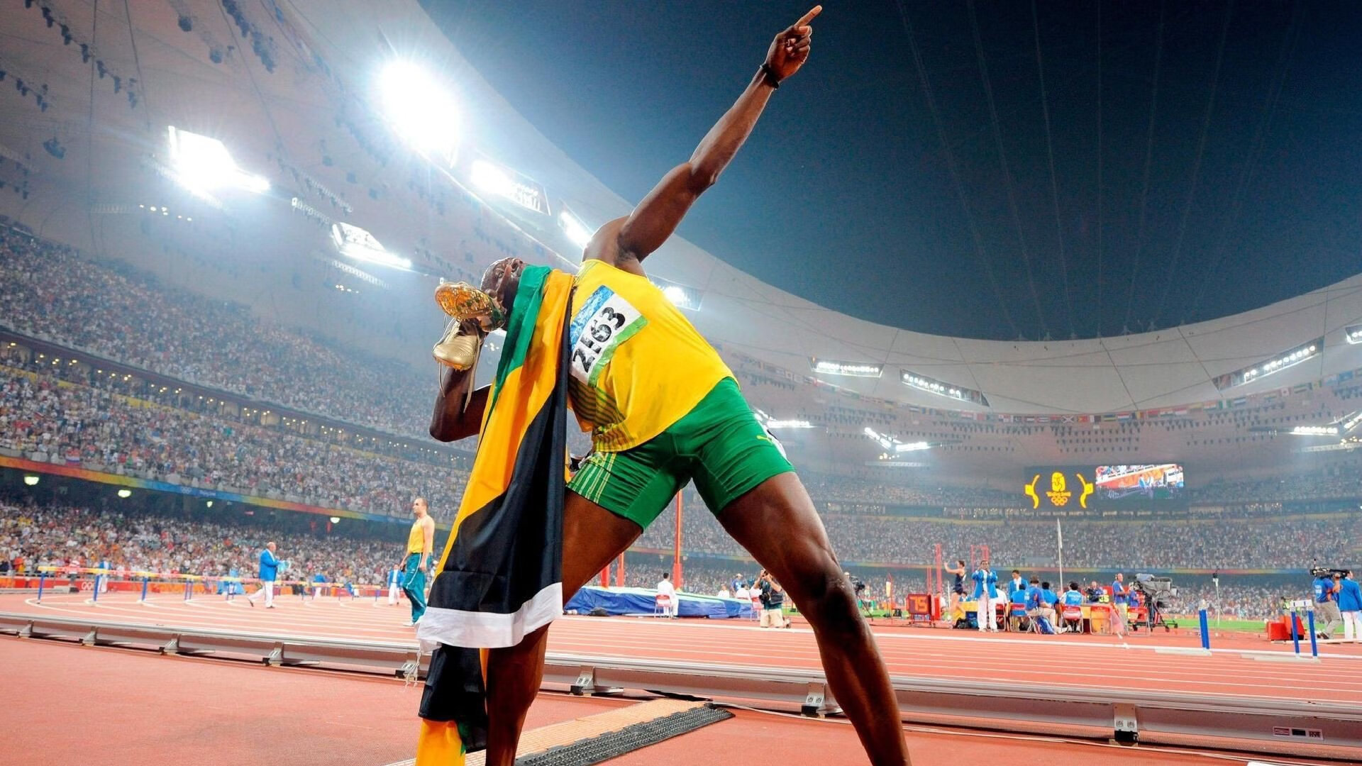 跨洋双星!杰伦格林在德甲争冠战接管比赛,勇士翻盘辽宁,绝境反击精神的竞技回响