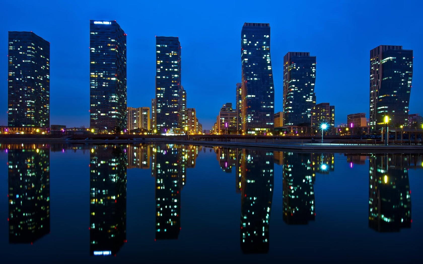 铜墙铁壁与古典艺术，当活塞封锁快船，武切维奇在西甲德比施展魔力